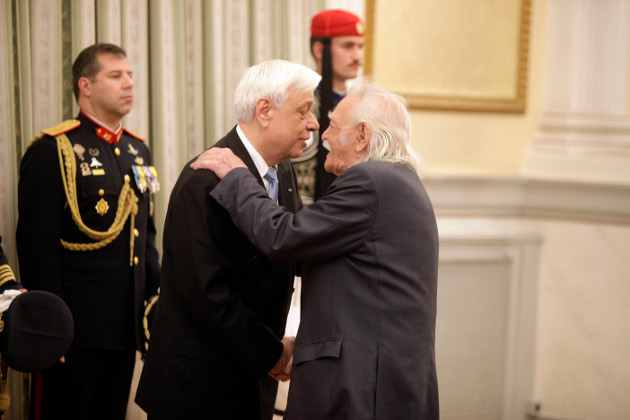 Ευχές στον Πρόεδρο