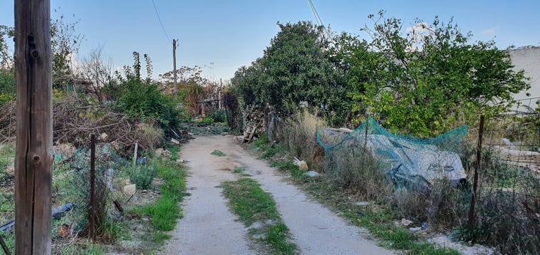 Εκτός σχεδίου παραγκούπολη στην καρδιά του Χαλανδρίου