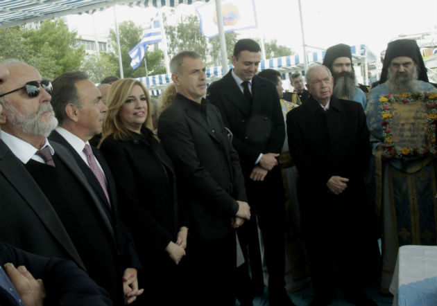 Μηνύματα της πολιτικής ηγεσίας από τον αγιασμό των υδάτων