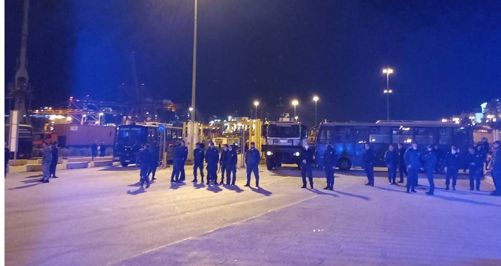 Έκρυθμη η κατάσταση στο λιμάνι του Πειραιά