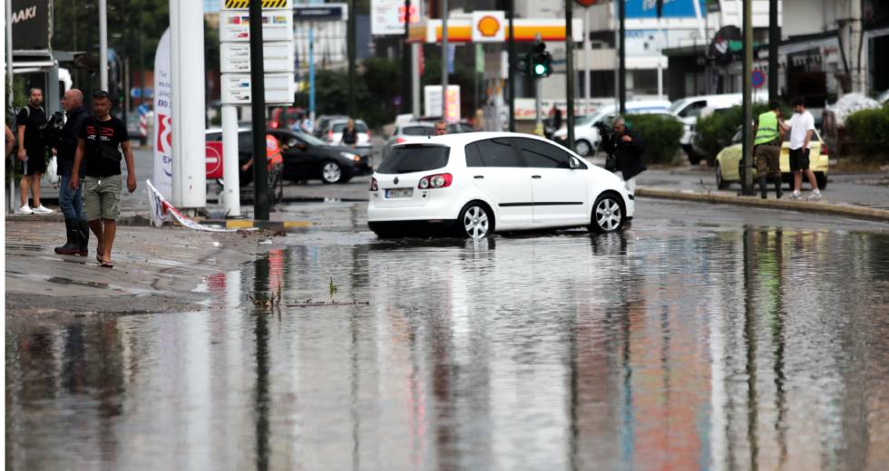 «Πνίγηκε» η Αττική από την κακοκαιρία