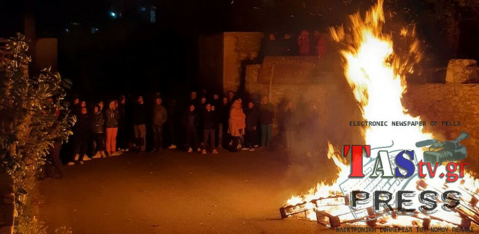 Ρατσιστικό όνειδος κατά γυναικόπαιδων με θεατές αστυνομικούς
