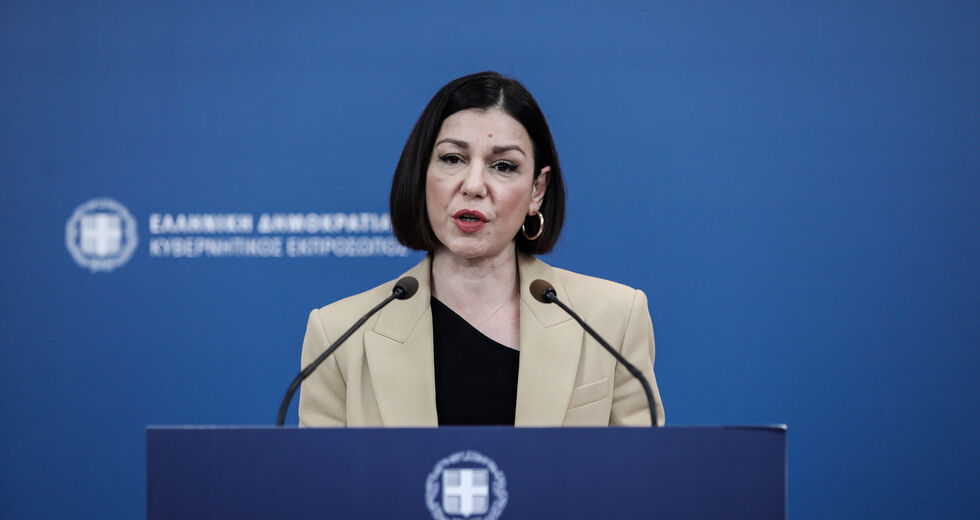 Ψεύδη και ύβρεις της κυβέρνησης την ώρα που πεθαίνει ο απεργός