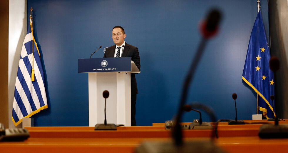 Εμμένει το Μαξίμου στα υγειονομικά πρωτόκολλα για τον τουρισμό
