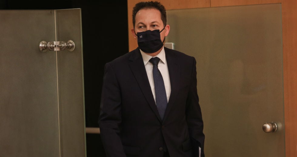 Εκατομμύρια στα κανάλια μοιράζει η κυβέρνηση