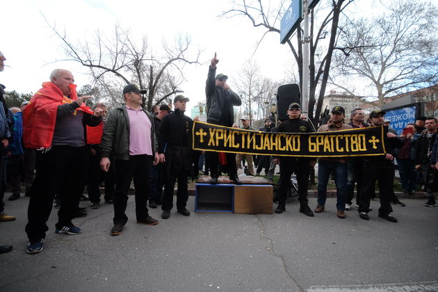 «Βελούδινες» κάλπες στα Σκόπια
