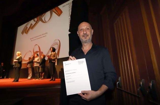 Βραβεία με καλλιτεχνικές αξιώσεις και ανθρωπιστικό μήνυμα