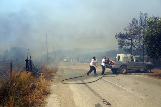 Σε ύφεση η πυρκαγιά στη Ρόδο
