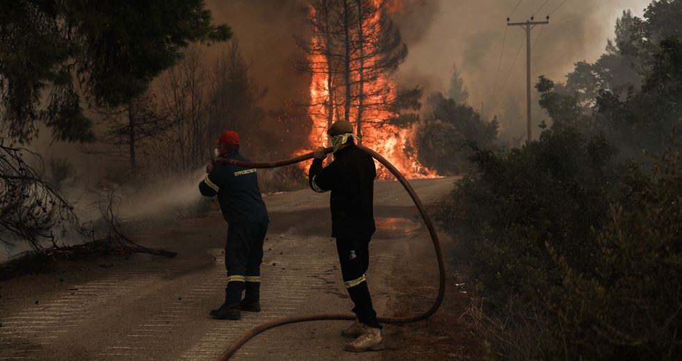 Μάχη με τις αναζωπυρώσεις