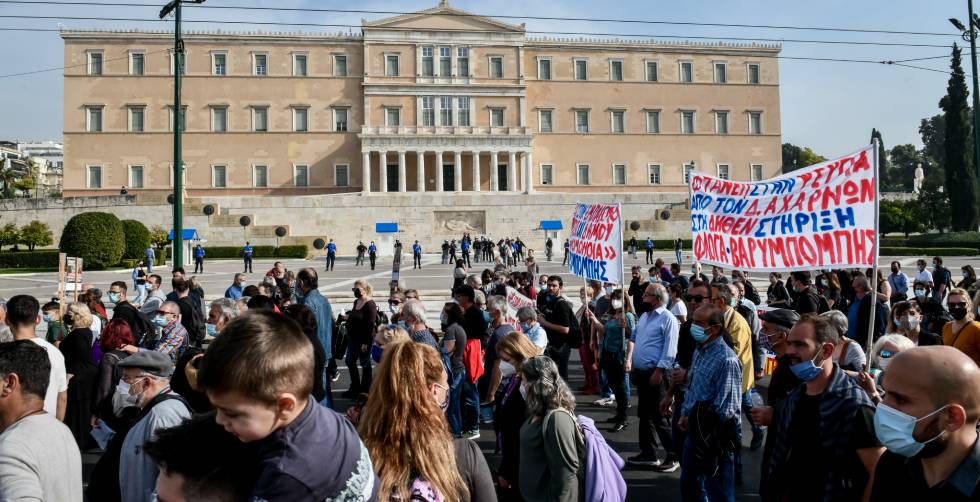 Δυναμικά συλλαλητήρια πυρόπληκτων ενάντια στον εμπαιγμό της κυβέρνησης