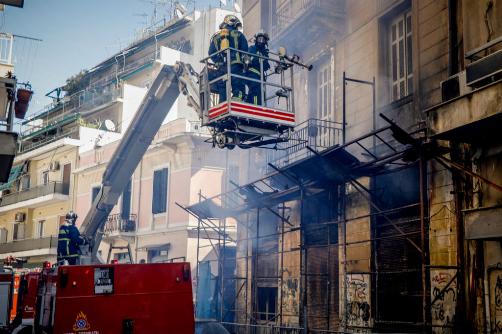 Υπό έλεγχο η πυρκαγιά σε ακατοίκητο κτίριο της Αθήνας