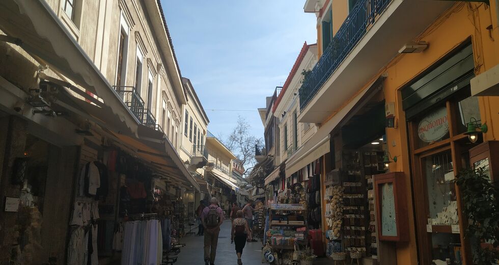 Ερημιά που θυμίζει Δεκαπενταύγουστο στην Αθήνα