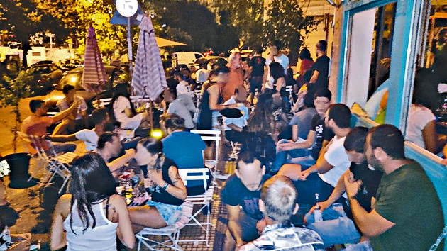 Αναγκαστικό ξενύχτι για μια ολόκληρη γειτονιά