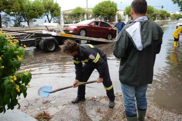 Ανεμοστρόβιλος σάρωσε Καλαμάτα και Σκάλα Λακωνίας