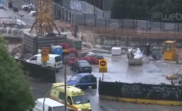 Πνίγηκε η Θεσσαλονίκη από την ξαφνική νεροποντή