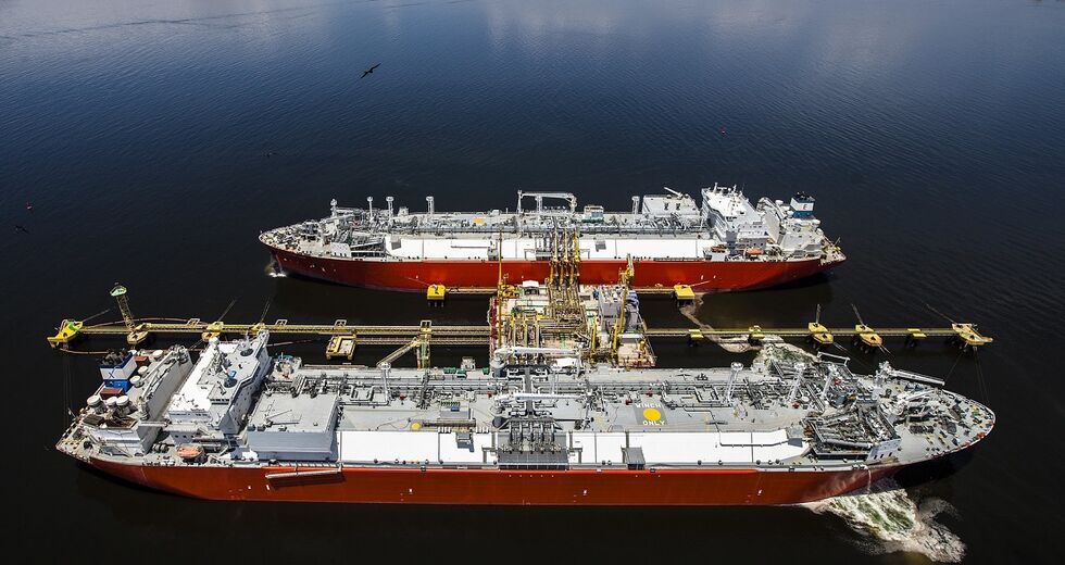 Ποιος πληρώνει τον… βαρκάρη του LNG