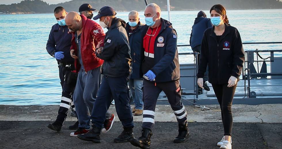 Έντεκα αγνοούμενοι και δύο εγκλωβισμένοι μετά τη φωτιά στο Εuroferry Olympia