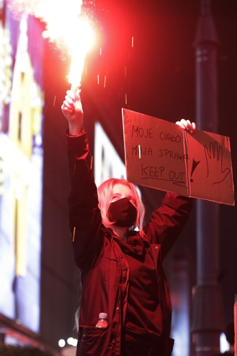 Οι Πολωνές κατατρόπωσαν τους καταπιεστές στον δρόμο