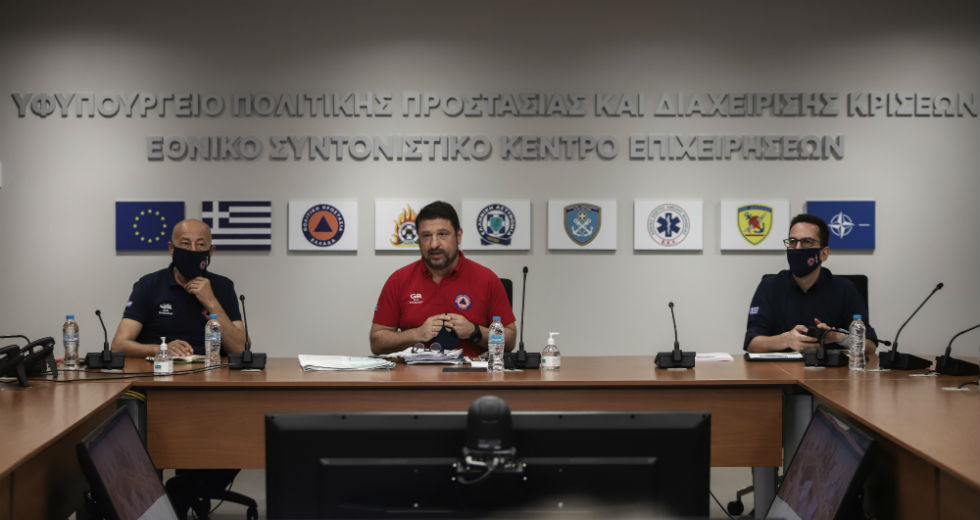 Κύματα έως 7 μέτρα προβλέπουν οι μετεωρολόγοι εξαιτίας του «Ιανού»