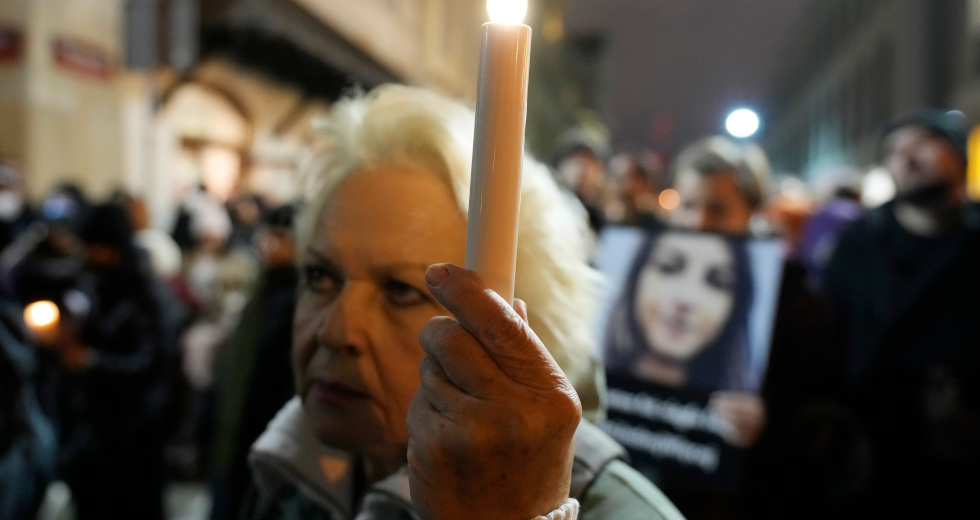 Θάνατος εγκύου πυροδότησε έκρηξη οργής στην Πολωνία
