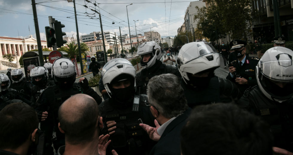 Με χημικά και αύρες ο «νόμος και τάξη» Χρυσοχοΐδη ανήμερα του Πολυτεχνείου