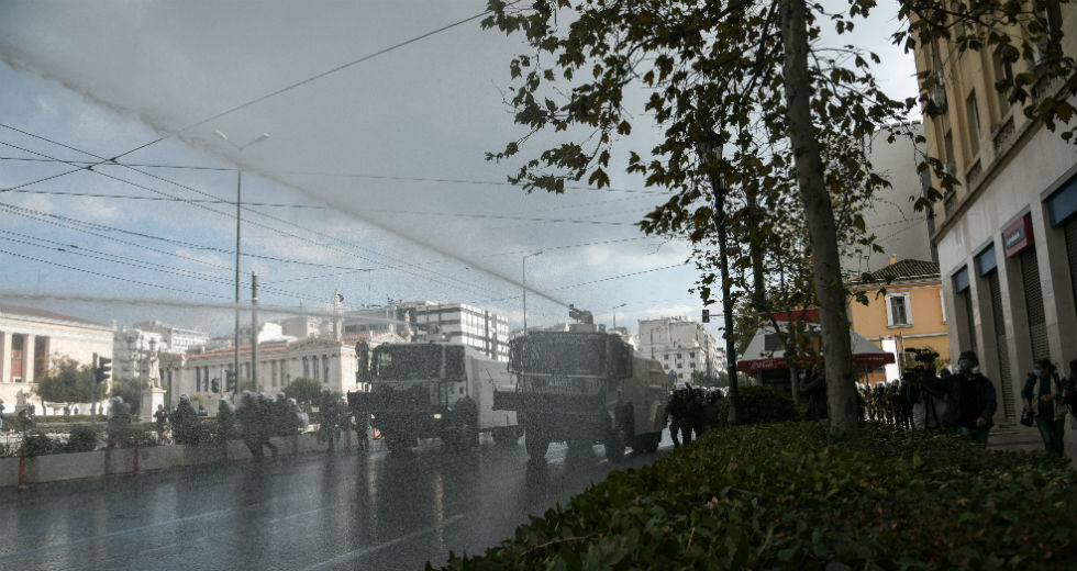 Με χημικά και αύρες ο «νόμος και τάξη» Χρυσοχοΐδη ανήμερα του Πολυτεχνείου