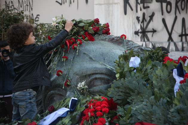 Φόρος τιμής στην εξέγερση του Πολυτεχνείου