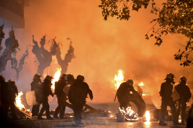 Χιλιάδες νέοι τίμησαν τη μνήμη του Αλέξη