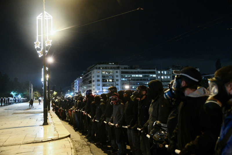 Πάθος στους δρόμους, καταστολή στα Εξάρχεια