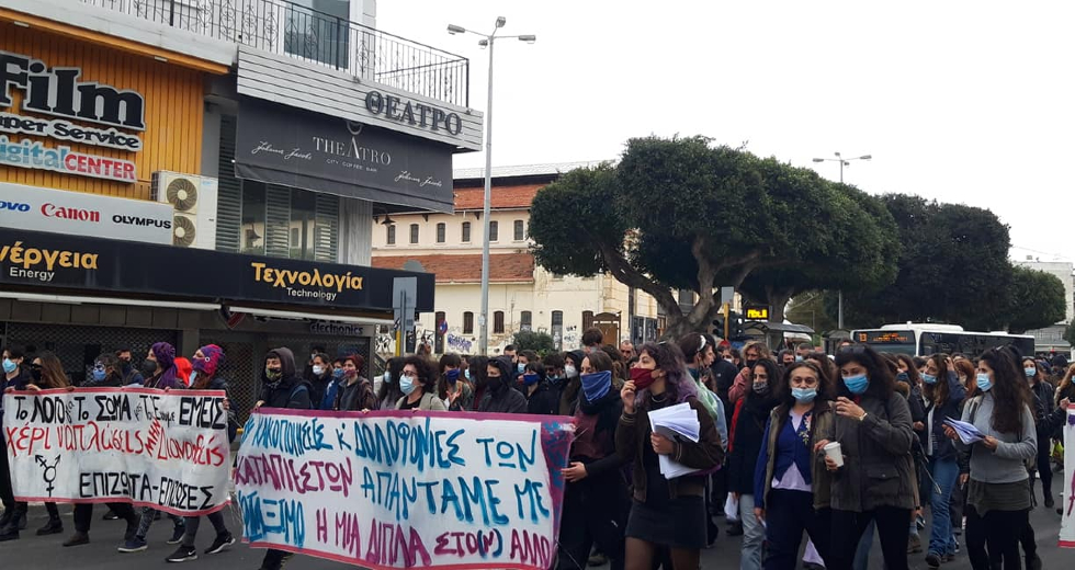 Χανιά: Μεγάλη συμμετοχή στην πορεία για την Ημέρα της Γυναίκας
