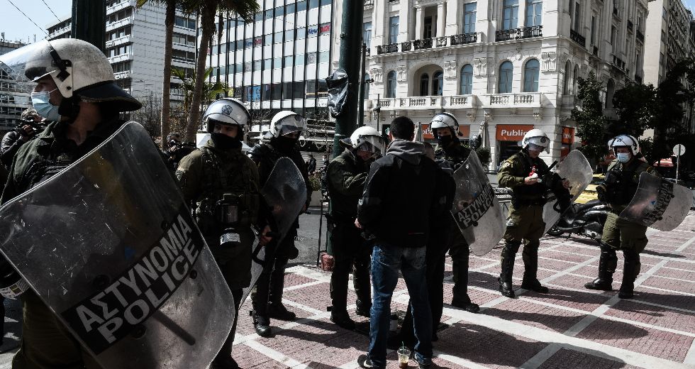 Το Κράτος εκδικείται μέχρι και τον γιο του απεργού πείνας – Νέα άγρια καταστολή διαδήλωσης