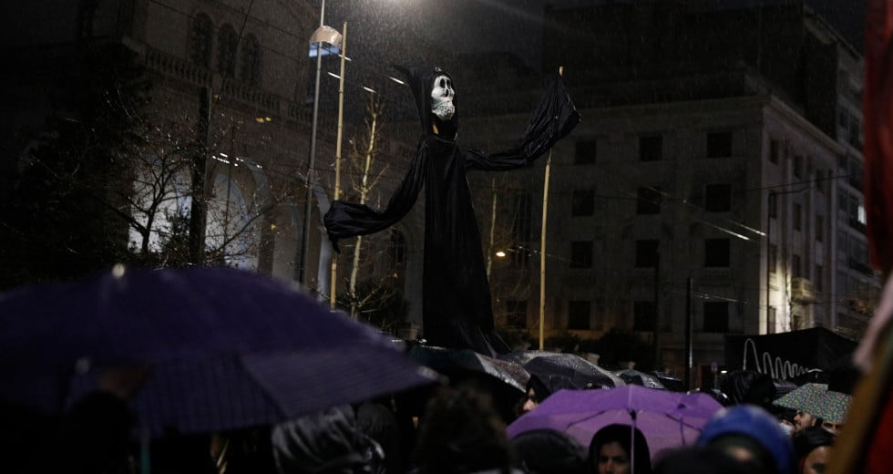 «Το αίμα των νεκρών θα σε κυνηγά» – Ποτάμι οργής στην Αθήνα