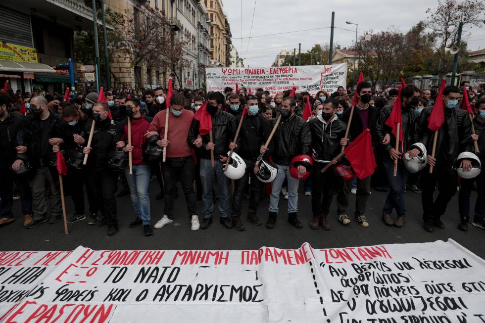 Τιμούν την εξέγερση, δεν έλειψε η ένταση