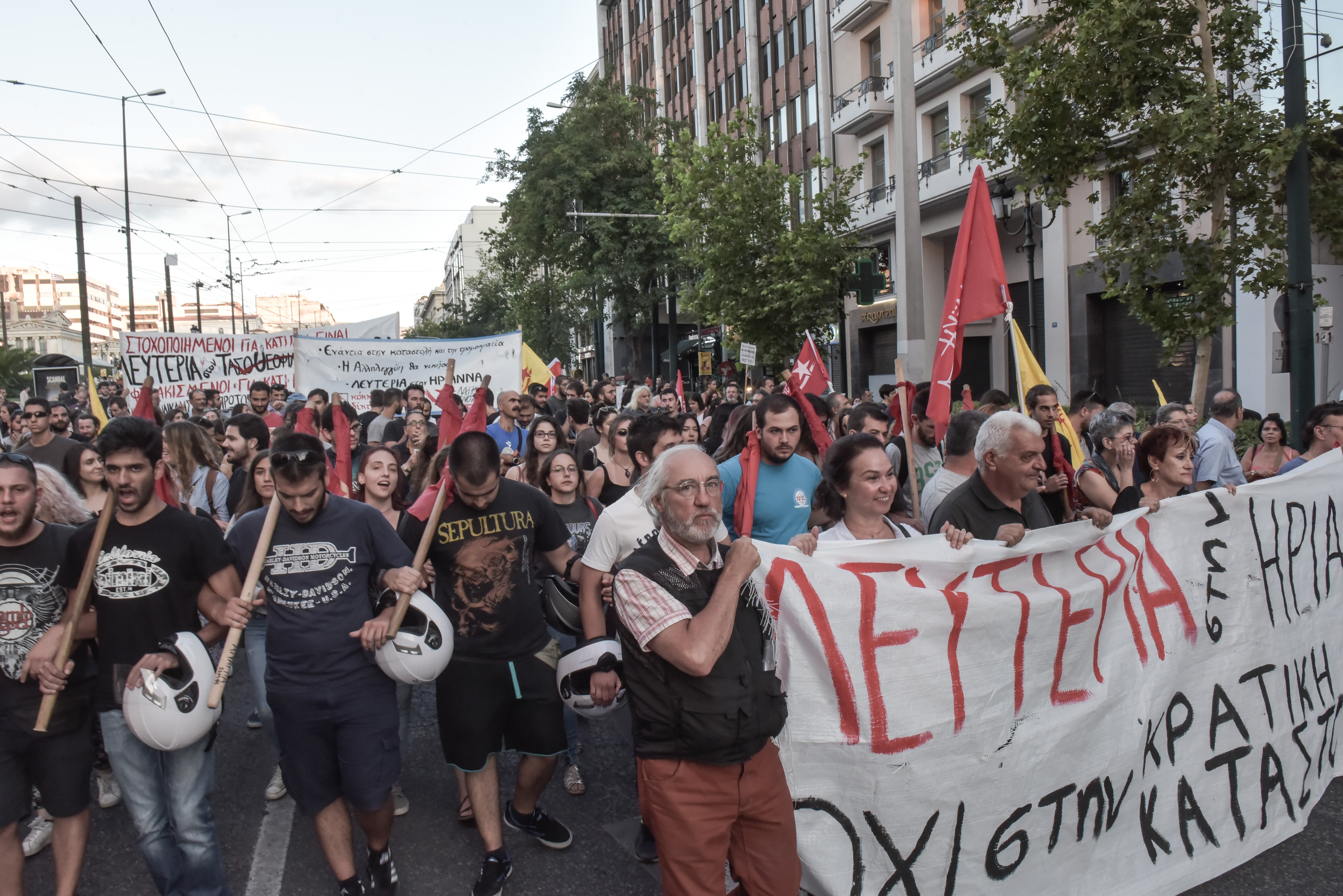 Εκατοντάδες διαδηλωτές στην πορεία για την Ηριάννα