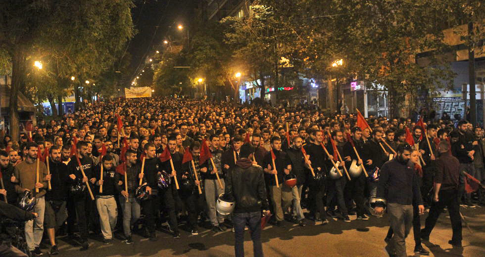 Εδώ ΑΣΟΕΕ, έξω τα ΜΑΤ από τις σχολές