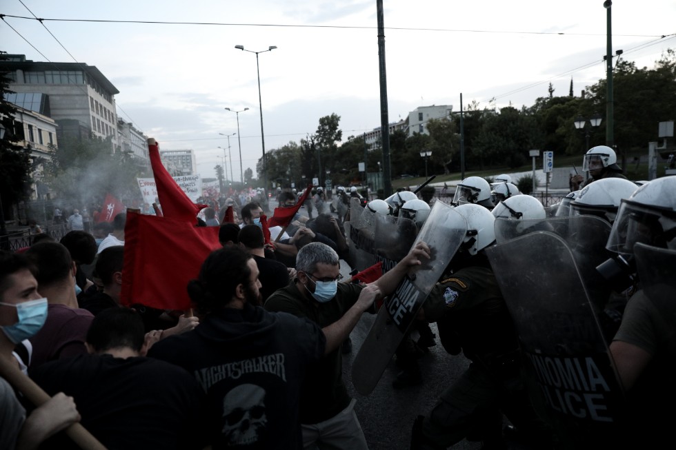Με ξύλο και χημικά απάντησε η κυβέρνηση στις διαδηλώσεις κατά του Πομπέο