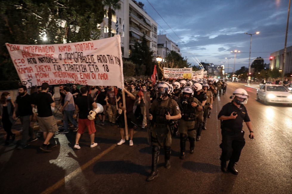 Με ξύλο και χημικά απάντησε η κυβέρνηση στις διαδηλώσεις κατά του Πομπέο