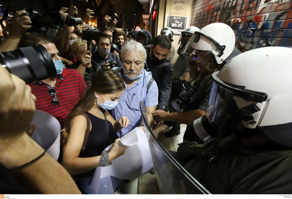 Με ξύλο και χημικά απάντησε η κυβέρνηση στις διαδηλώσεις κατά του Πομπέο