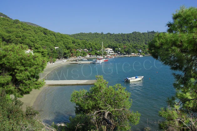 Και από στεριά και από θάλασσα