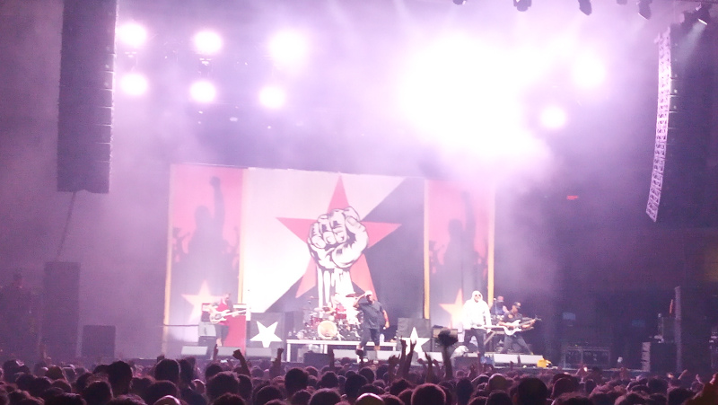 Prophets of Rage: Το συναυλιακό καλοκαίρι έκλεισε μέσα σε ένα οργισμένο χάος