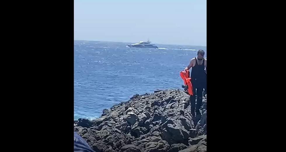 Το Λιμενικό αφήνει αβοήθητους 37 ναυαγούς πρόσφυγες σε βραχονησίδα
