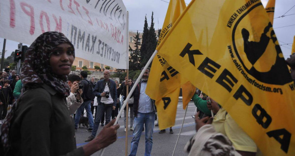 Με τους πρόσφυγες από το καμπ της Κορίνθου
