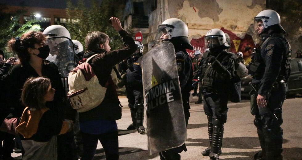 Οργιο βίας, συλλήψεων και καταστολής στα Προσφυγικά
