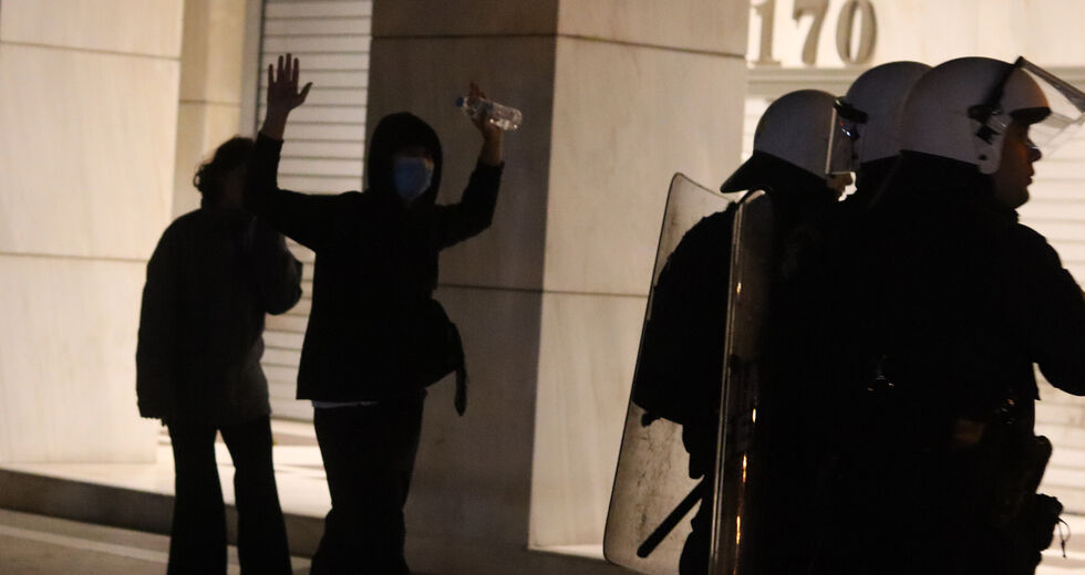 Οργιο βίας, συλλήψεων και καταστολής στα Προσφυγικά
