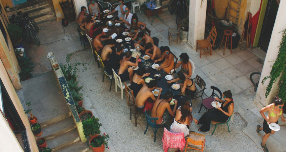 Πρόταση αυτοδιαχείρισης των κτιρίων στον λόφο Καστέλι από τη Rosa Nera
