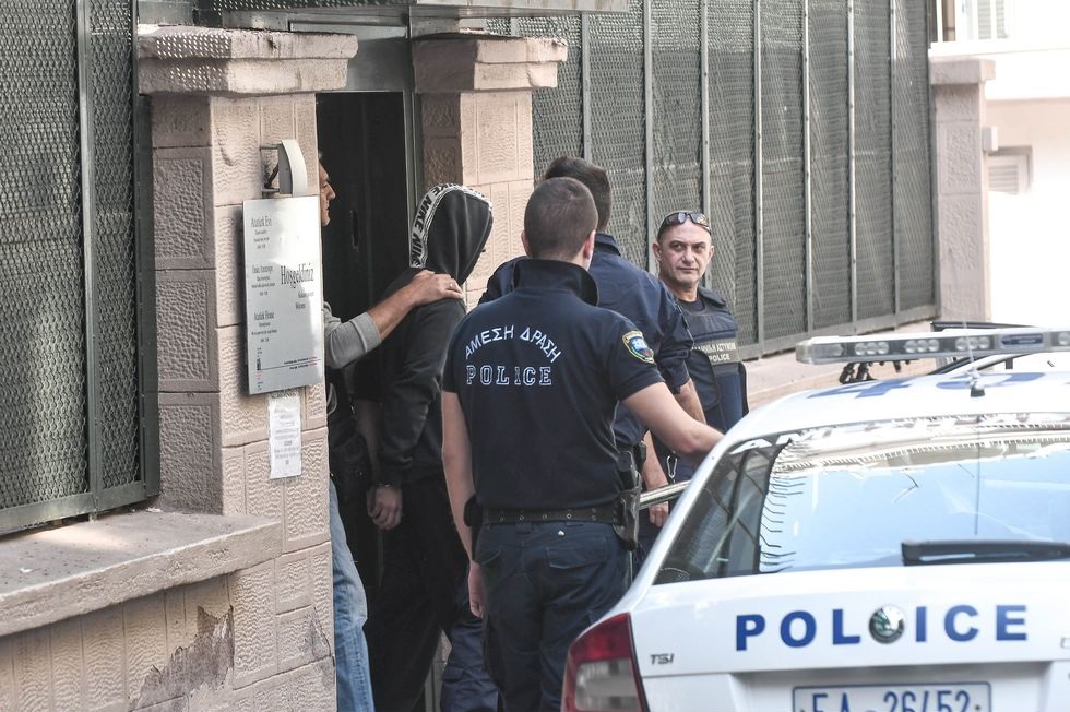 Παρέμβαση «Ρουβίκωνα» στο τουρκικό προξενείο