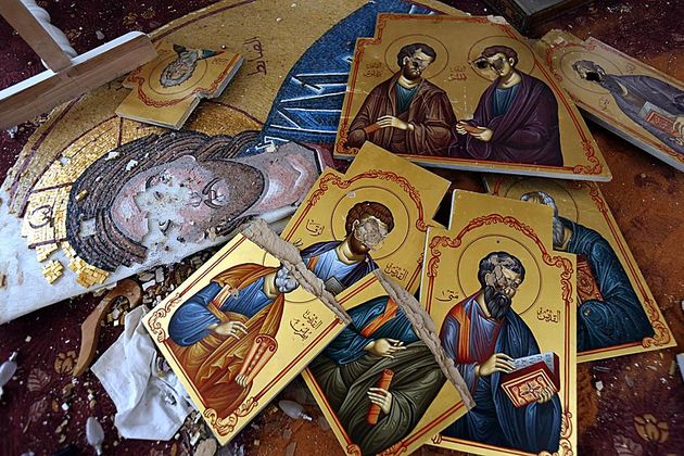 Σβήνουν τα ίχνη των «απίστων»