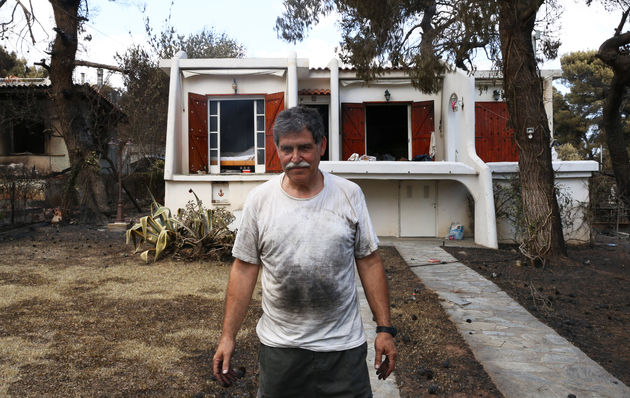 «Σκόνη, ό,τι μου είχε μείνει από τους γονείς μου έγινε σκόνη…»