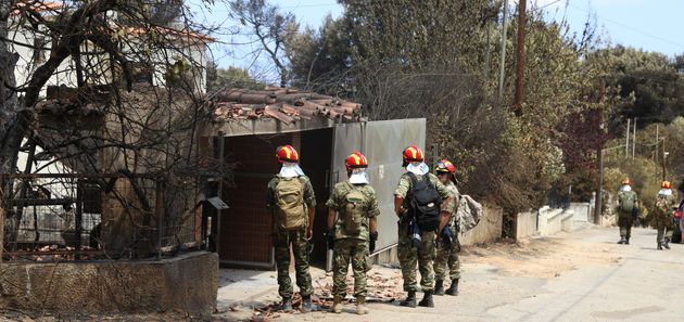 «Σκόνη, ό,τι μου είχε μείνει από τους γονείς μου έγινε σκόνη…»