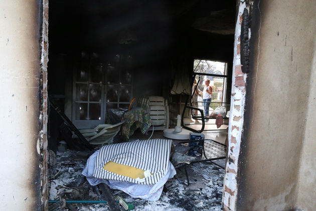 «Σκόνη, ό,τι μου είχε μείνει από τους γονείς μου έγινε σκόνη…»